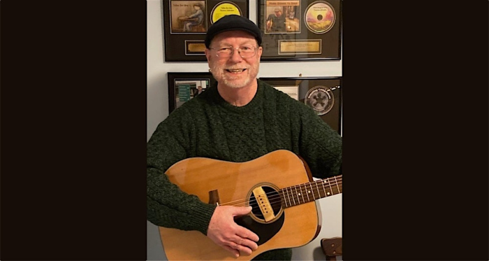 Singer/Songwriter Thomas Johnston