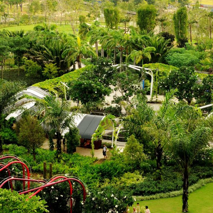 Colonial Garden