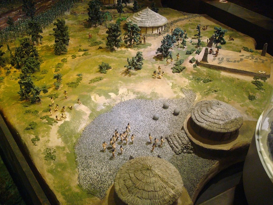 Precolumbian Chiefdom Settlements with Stone Spheres of the Diquís