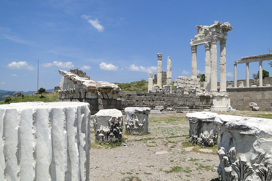 Pergamon and its Multi-Layered Cultural Landscape