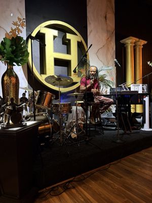 HIŶDE Jazz & Live Entertainment Lounge