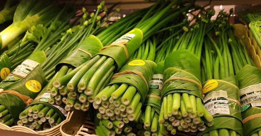 Thailand Supermarket using Banana Leaves instead of Plastic