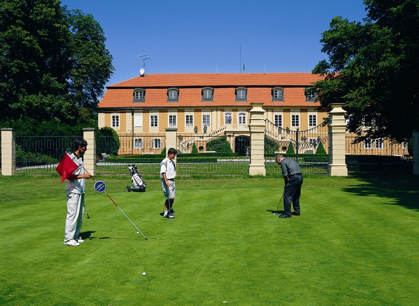 Ringhoffer Golf Club / Štiřín