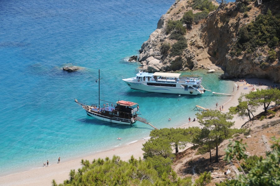 Apella Beach