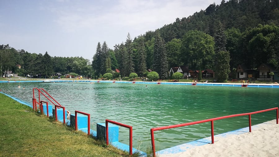 Koupaliště Bělá pod Bezdězem