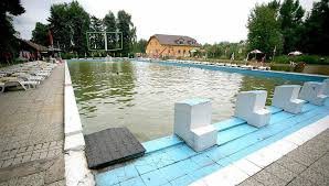U hřiště
