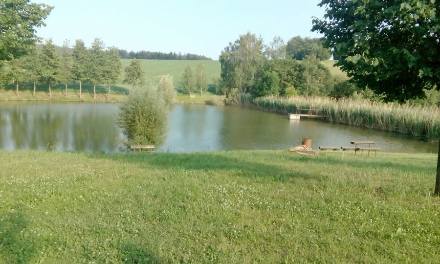 Brumovský rybník za kravínem