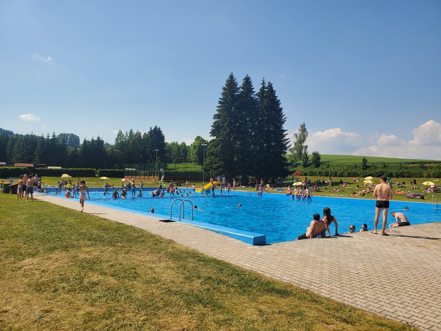 Mříčná koupaliště