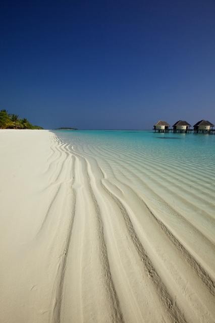 Kanuhura Beach