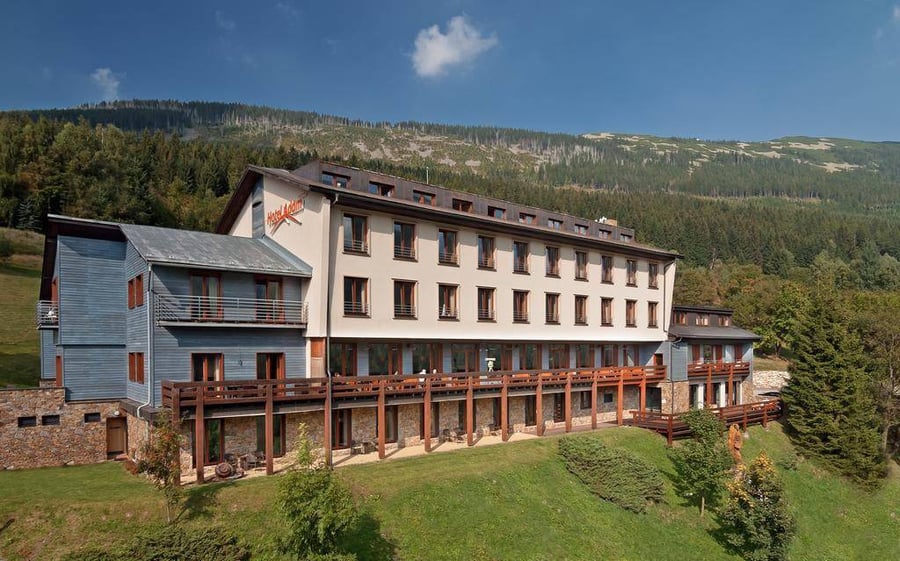 Hotel Adam (wellness + bazén )