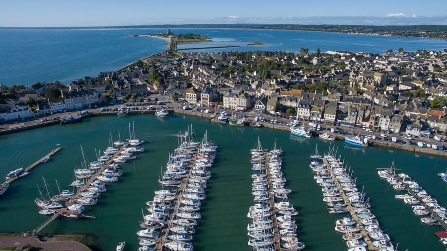 Port_de_plaisance_Saint_Vaast_la_Hougue