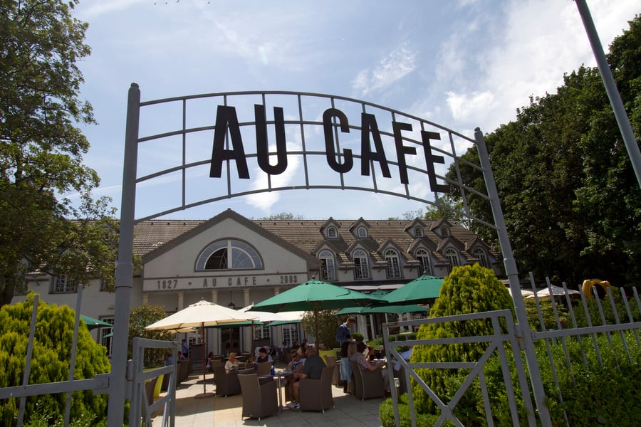 Au Café