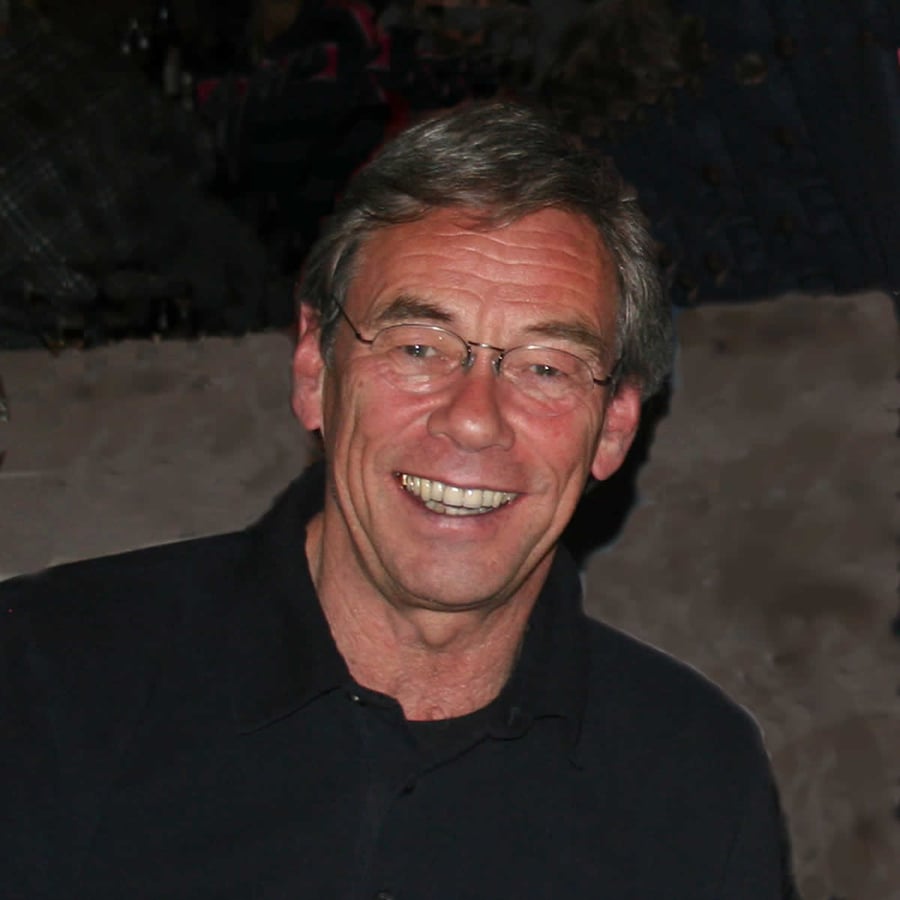 Dr Kurt Messner