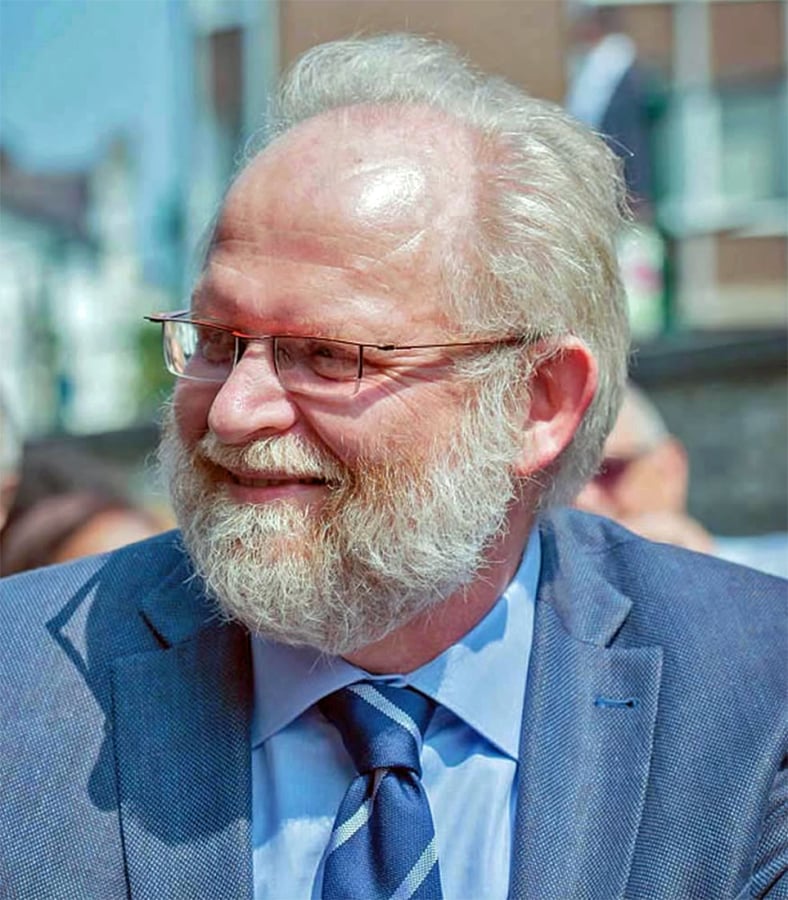 Dr Joris Van Acker