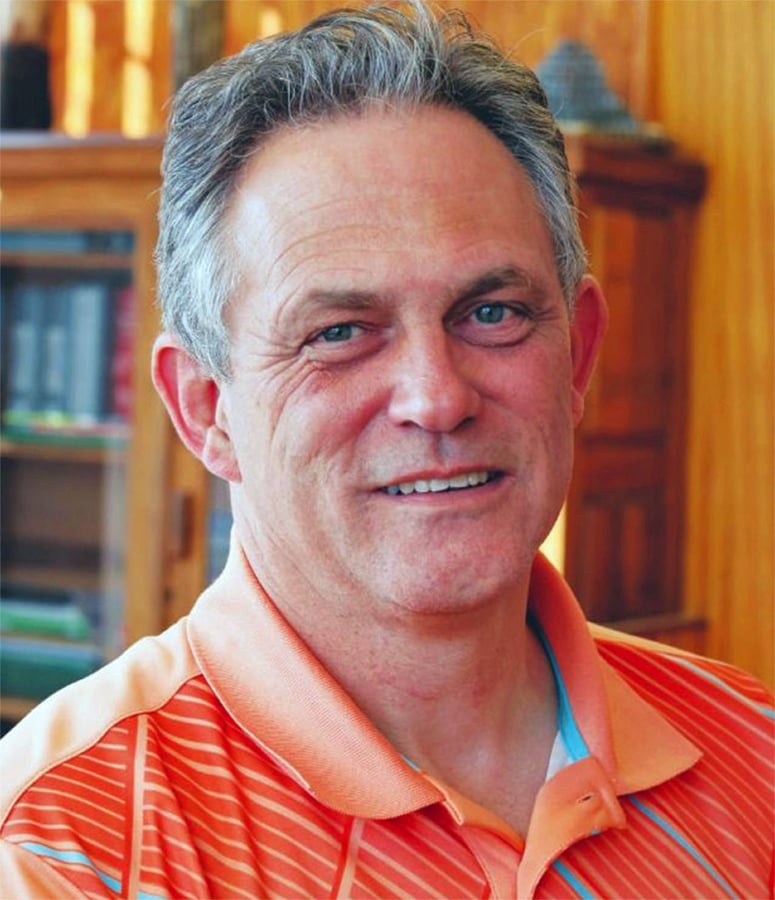 Mr Bruce Breedt