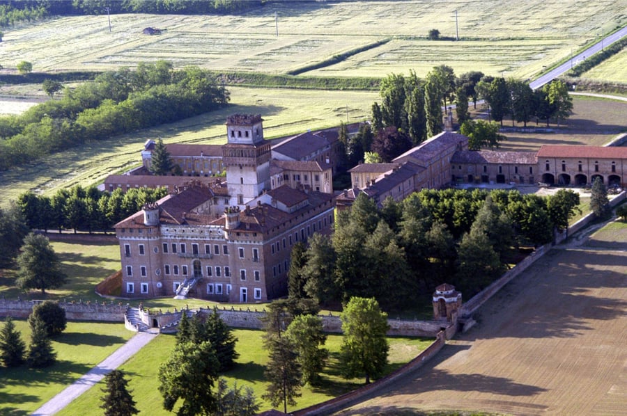 Chignolo Po Castle