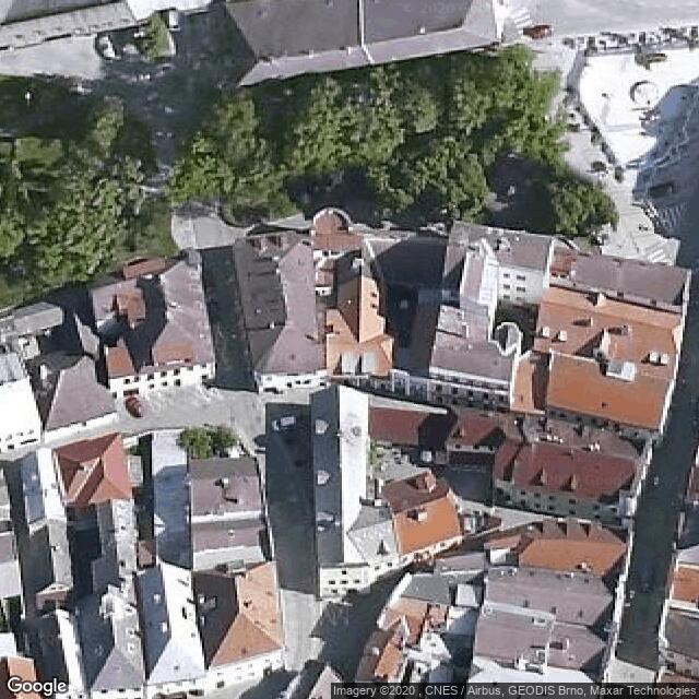 Kolonial coffee, kavárna s pražírnou