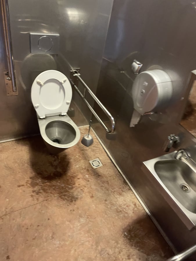ZOO (WC)