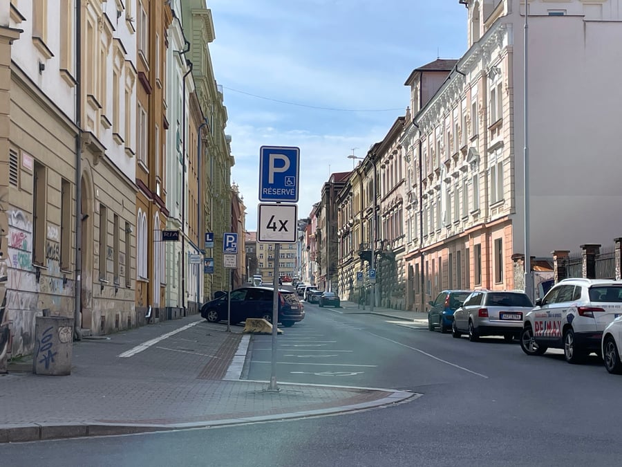 4x parkování