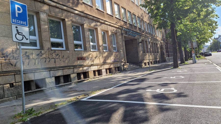 Železničná nemocnica s poliklinikou