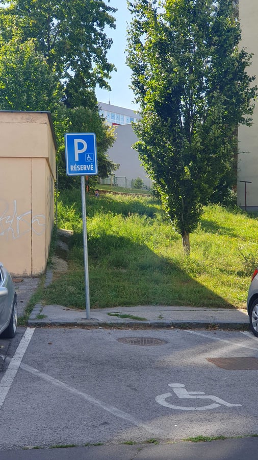 Parkovisko