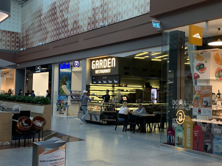 Garden restaurant