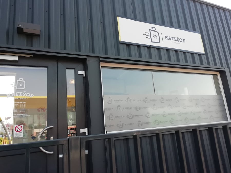 Kafešop kontajner pri big box trenčín