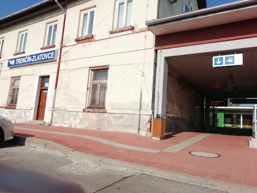 Zeleznicna stanica trencin zlatovce