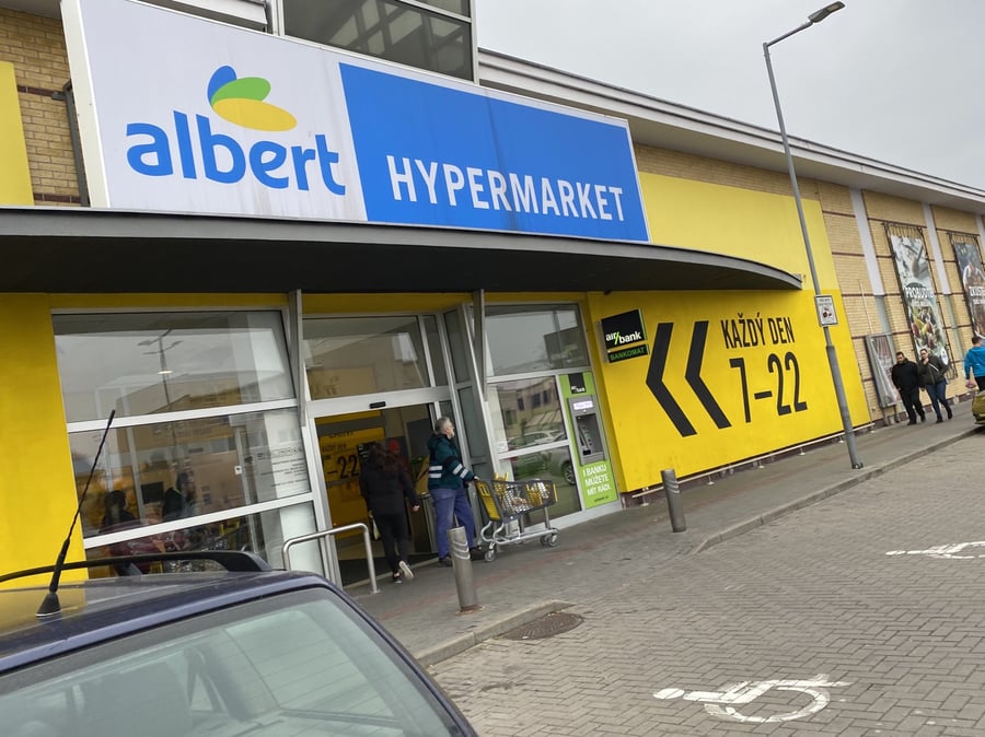 Hypermarket Albert