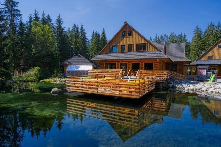 Reštauracia pri jazere