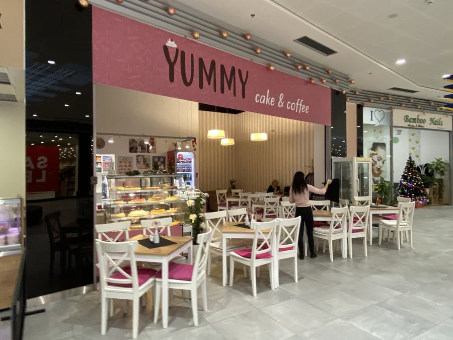 Yummy - cake & coffee