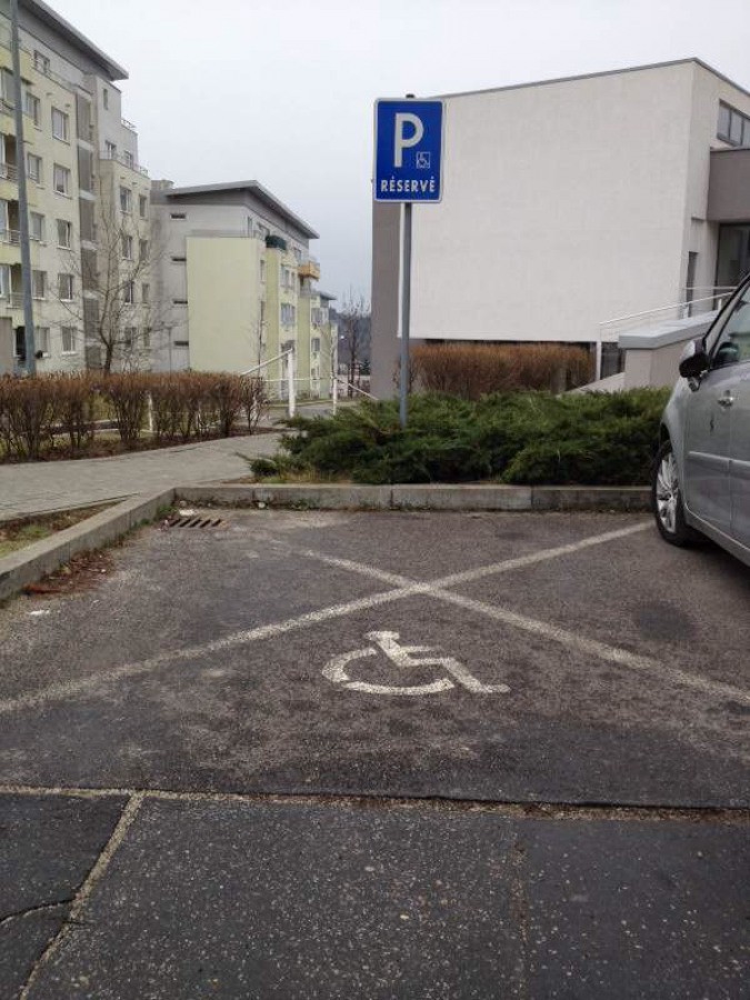 Vozičkárske parkovacie miesto