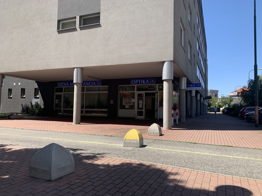 Očná optika, očná ambulancia