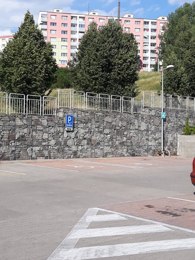 Vozíčkarske parkovacie miesta