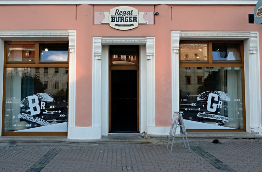 Regal burger