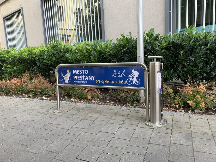 Pumpa na duše pre cyklistov a vozičkárov