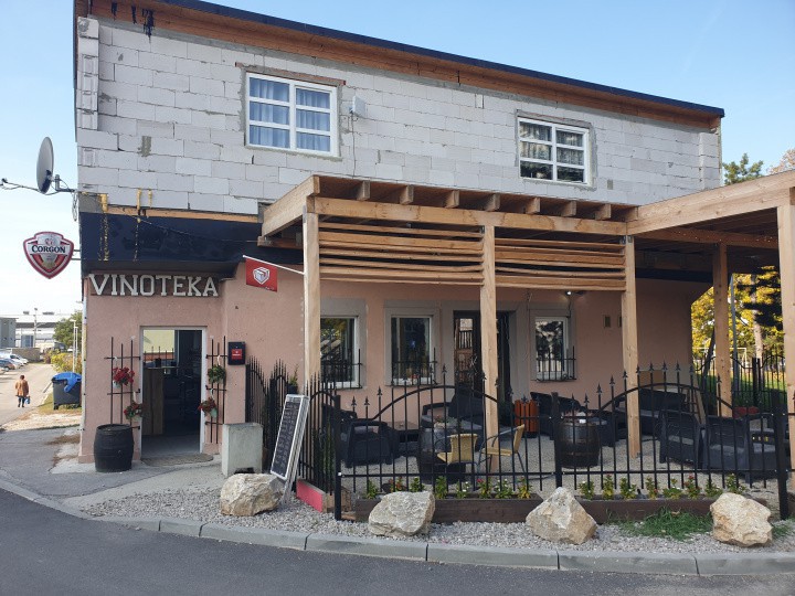 Bana Pub - Bar, Vinoteka