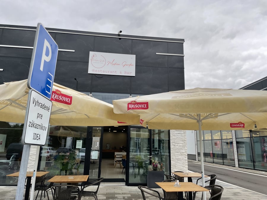 restaurant & bar