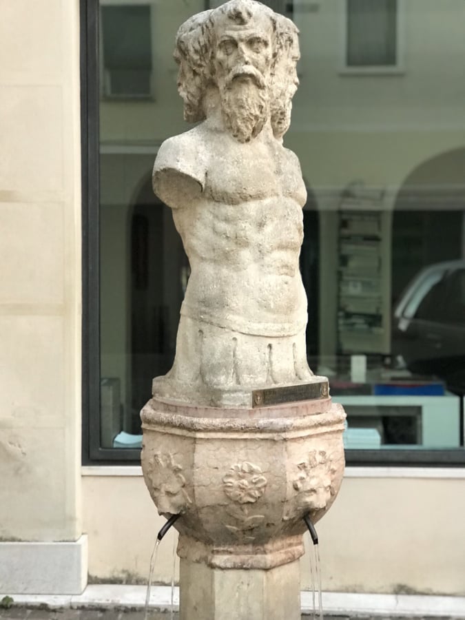 Fontana dei Tre Visi