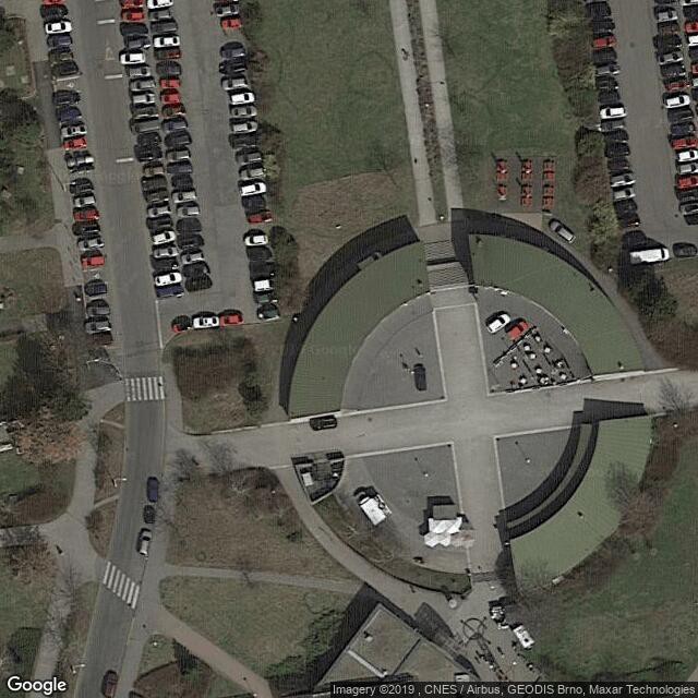 Moment Charity Shop - Lužiny