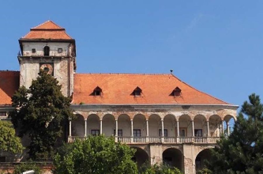 Jaroslavice Castle