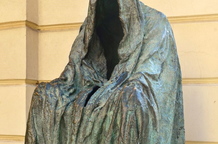 Statue of Il Commendatore from the opera Don Giovanni in Železná Street - Nazgûl in Prague