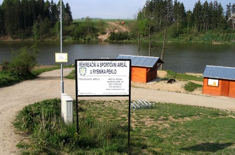 Rekreační a sportovní areál u rybníka Peklo