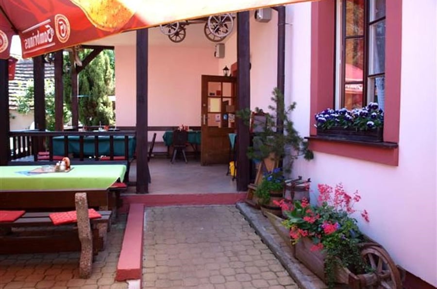 Restaurace Pizza – bar Český dvůr