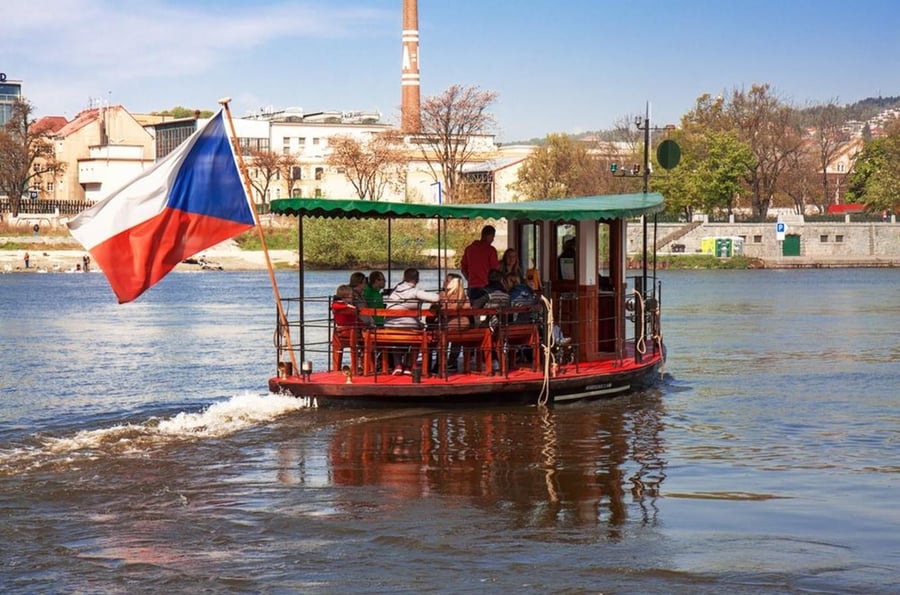 Prague Ferry P5: Císařská luuka – Kotevní – Výtoň