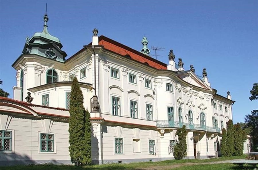 Nový Falkenburg Castle in Jablonné v Podještědí