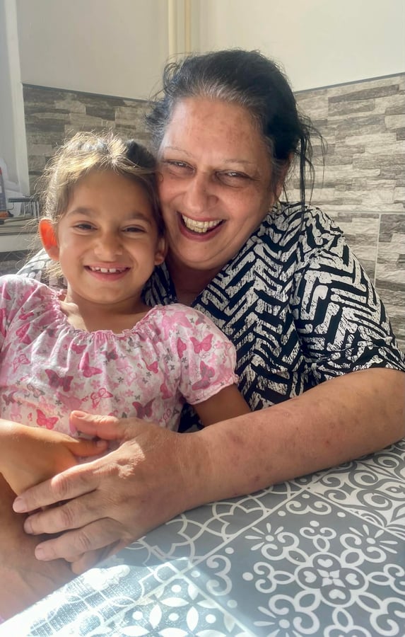 Potřebuji palandu pro děti, matrace a šatní skříň