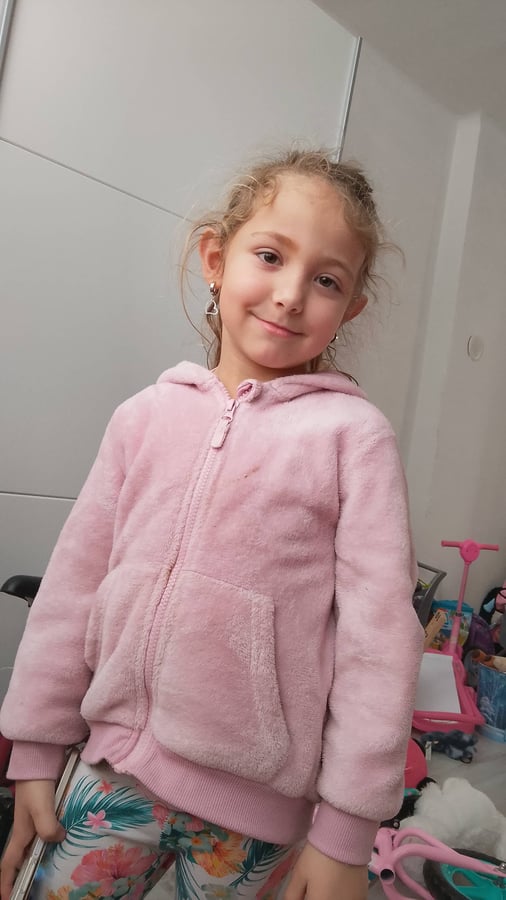 Dobrý den jsem maminka samoživitelka papíry můžu zaslat do emailu chtěla bych vás strašně moc poprosit o pomoc s potravinami prášek na praní toaletní papír za vaši pomoc vám budu neskutečně vděčná a zaváží k nám košík cz