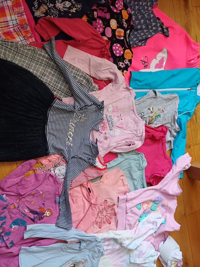 Daruji oblečení pro holčičku velikost od 110 - 135 cm