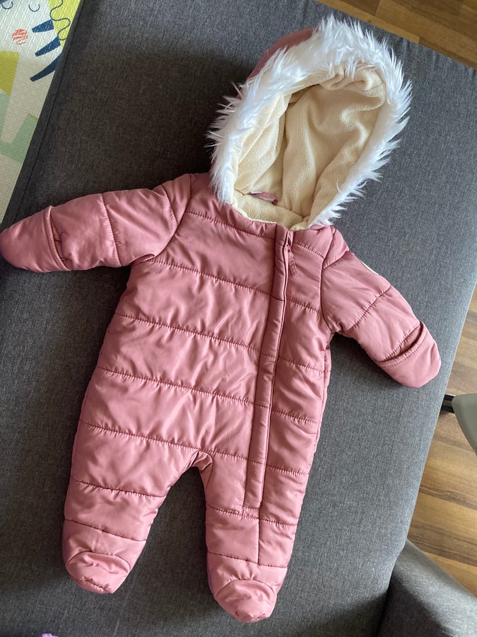 Balíček oblečení pro miminko (velikost 0-6 měsíců)